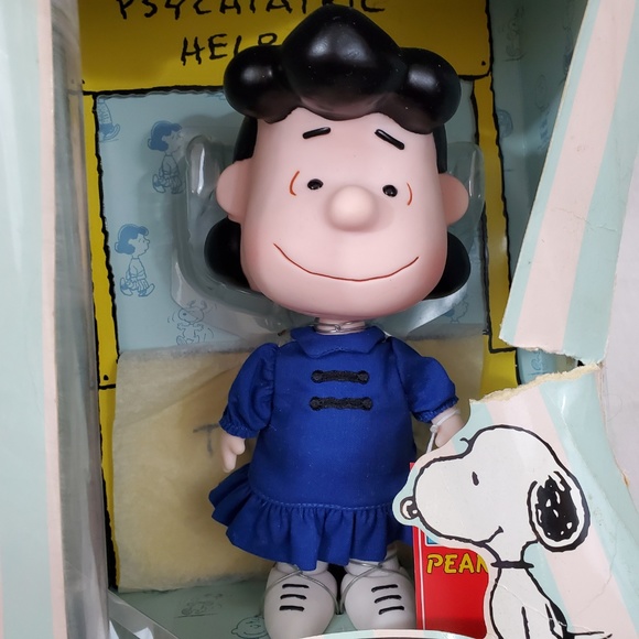 Madame Alexander Accents Lucy Peanuts By Madame Alexander